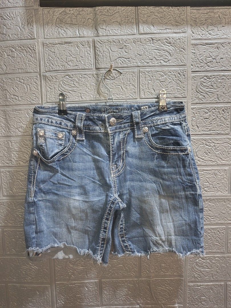 MISS ME (Category: Activewear) located in Calabanga. Submitted by just-thrift (Listing ID 1469608206, Image 2). Description: MISS ME ‎GOOD CONDITION ‎COLOR RATE:9/10 ‎ISSUE: SAMAY POCKET ‎SIZE:27 ON TAG PERO PASOK SIYA SA SIZE 28 ‎LENGTH:15 ‎LEG OPENING:9.