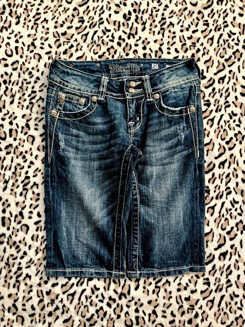 Miss Me Bermuda Denim Shorts (Category: Shorts) located in Los Banos. Submitted by nicot_nit (Listing ID 1469707136, Image 2). Description: mine ₱750 (OR DROP YOUR BEST OFFER)❗ +sf waist - 25-28 lemgth - 19 small - med 9.7/10 click or slides each photos for any flaws n other details, dm me or comment to purchase n other details📩.