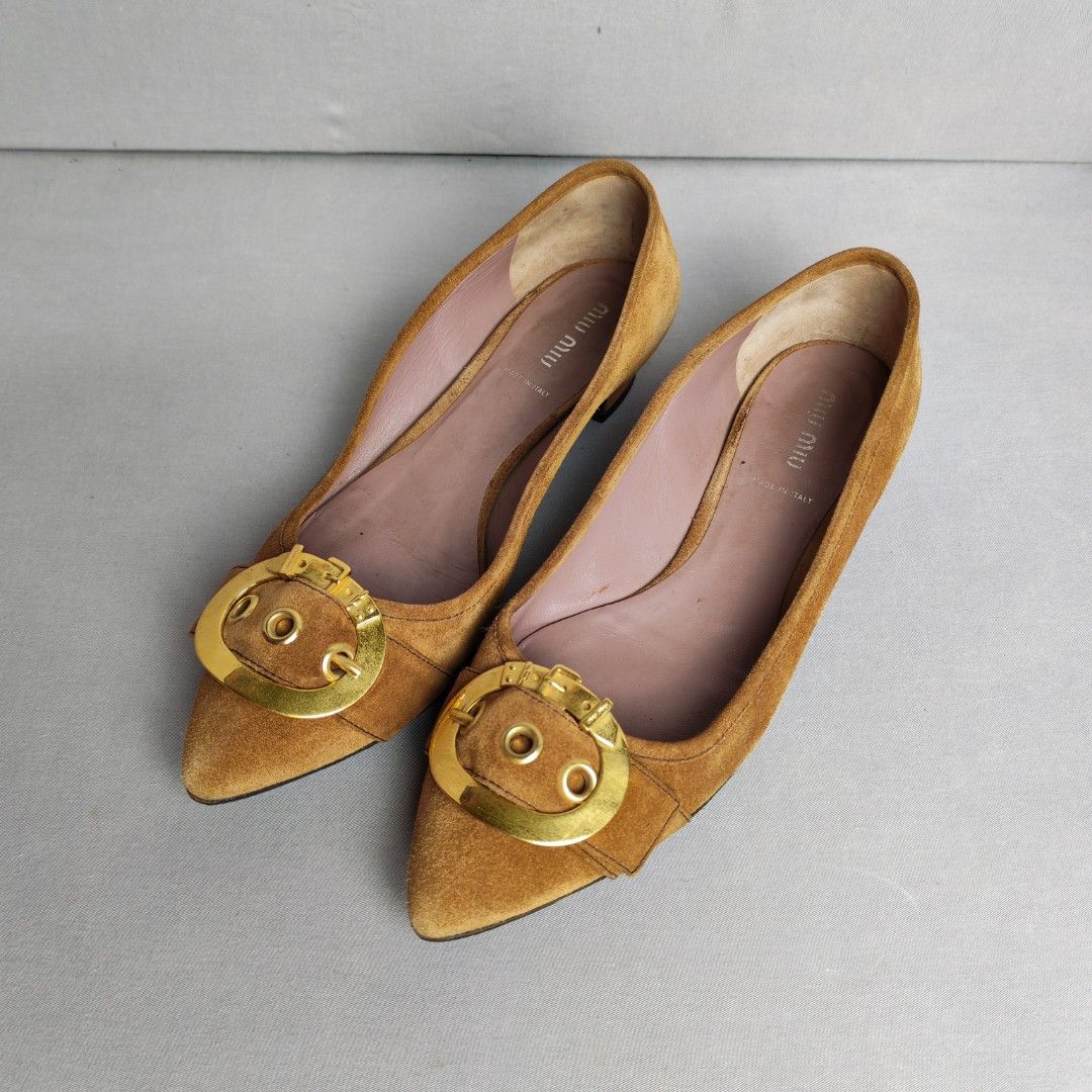 Miu Miu Ballet Flat Shoes (Category: Flats & Sandals) located in Baguio. Submitted by luxuryph2600_eric (Listing ID 1469593718, Image 1). Description: Miu Miu Ballet Flat Shoes DETAILS⬇️⬇️⬇️ 📌Rank A ( Excellent Condition) 📌Size 39 .5 📌Color Rate 10/10 💰💰💰PRICE: 2000 FREESHIP 🐲LOCATION : Baguio City PRICE is negotiable just Send me your OFFER Shipping via JnT BOX BAG RANKING GUIDE: RANK SA - Good as new, without flaws or signs of use (mint 