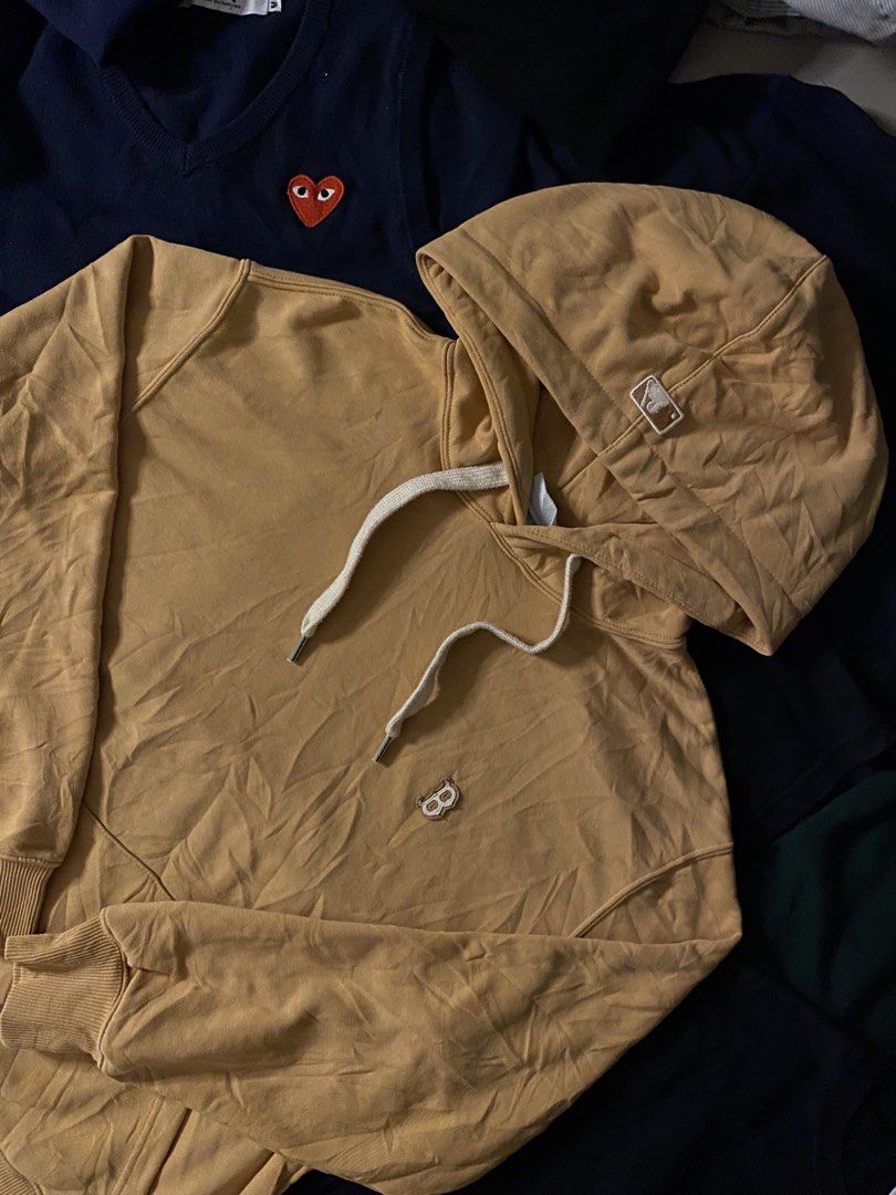 MLB BOSTON HOODIE (Category: Coats, Jackets and Outerwear) located in Manila. Submitted by urbanhits (Listing ID 1469714858, Image 2). Description: MLB BOSTON HOODIE / 26.5 length / 23 width / 24 sleeve / 10/10 Condition 10/10 Color Rate need wash (issue).