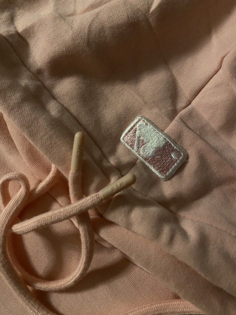 MLB NY HOODIE (Category: Coats, Jackets and Outerwear) located in Manila. Submitted by urbanhits (Listing ID 1469715103, Image 3). Description: MLB NY PINK HOODIE / 29 length / 25 width / 25.5 sleeve / 10/10 Condition 10/10 Color Rate no tags (issue) .