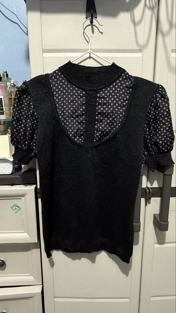 Mock Neck Semi Puff Sleeves Knitted Top (Category: Shirts) located in Quezon City. Submitted by dinesaur (Listing ID 1469725886, Image 1). Description: M-L.