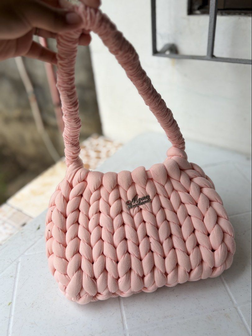 Mona handmade pink (Category: Luxury Bags & Wallets) located in Lucena. Submitted by hermesscollective_ (Listing ID 1469591585, Image 1). Description: Mona handmade women’s shoulder bag .