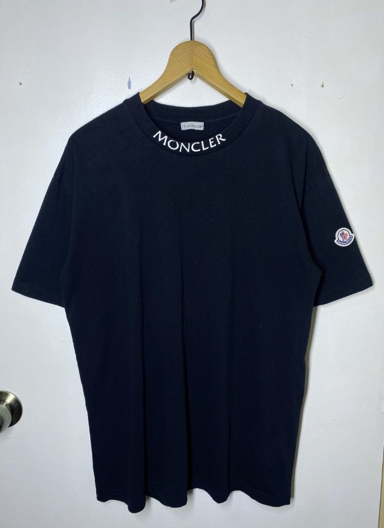 MONCLER BLACK LOGO SHIRT (Category: Formal Shirts) located in Manila. Submitted by lunaras_declutter (Listing ID 1469672558, Image 2). Description: LARGE EXCELLENT CONDITION 9.5 COLOR RATE.