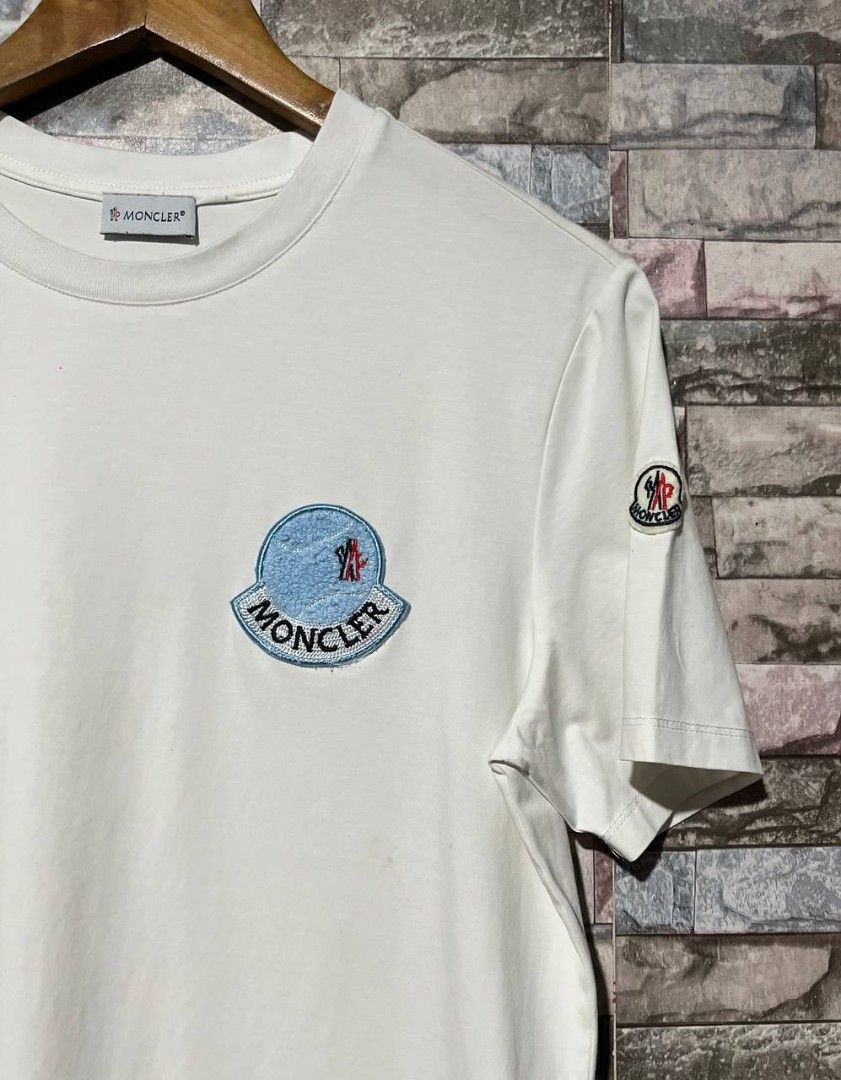MONCLER SHIRT (Category: Luxury Apparel) located in Caloocan City. Submitted by wewearworn (Listing ID 1469617352, Image 2). Description: Medium Best Fit 19 x 25 Excellent No Issues 9.5/10 Color Rate.
