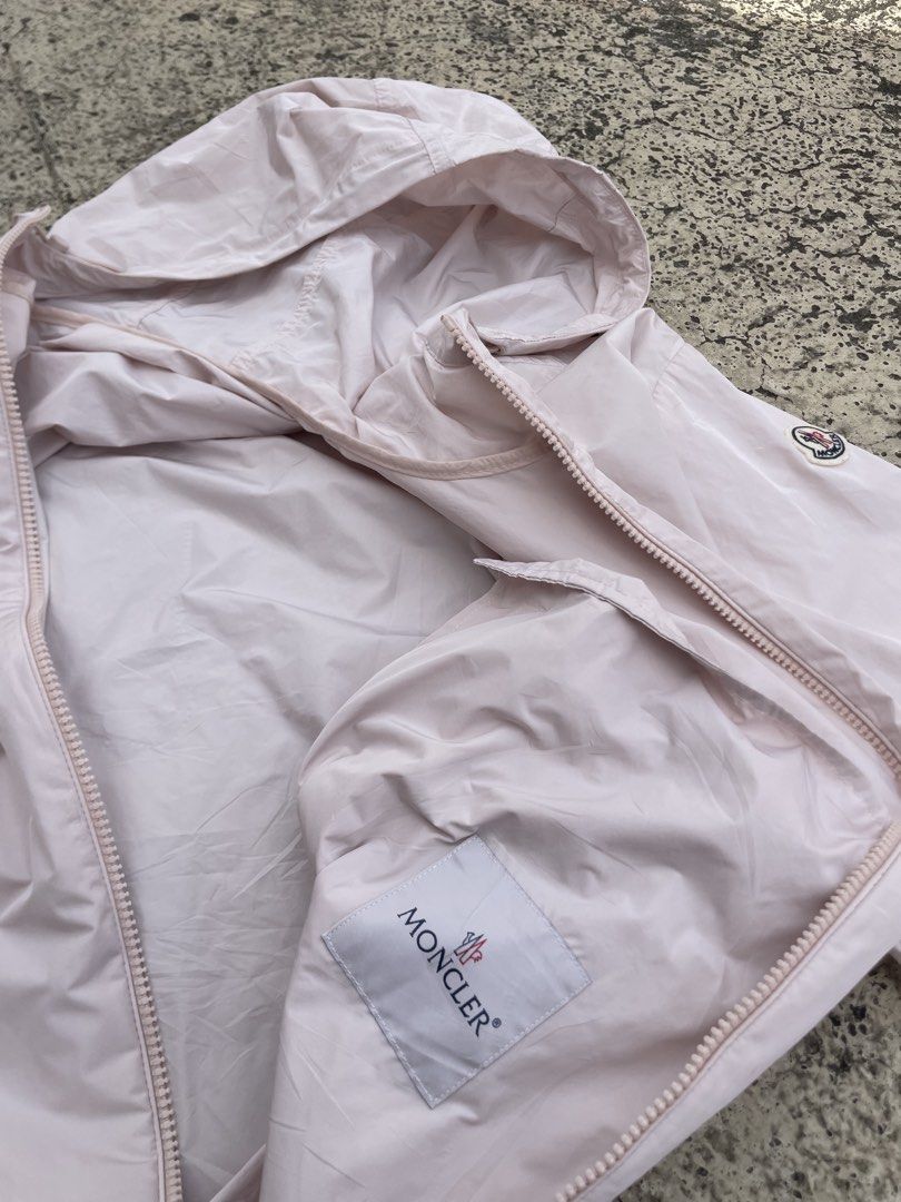 Moncler Txy Guibbotto jacket (Category: Luxury Apparel) located in Alegria. Submitted by deniseeee.21 (Listing ID 1469590130, Image 3). Description: Size 3 no flaws Authentic.