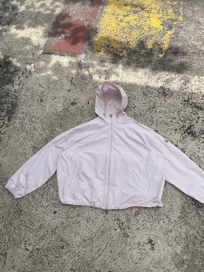 Moncler Txy Guibbotto jacket (Category: Luxury Apparel) located in Alegria. Submitted by deniseeee.21 (Listing ID 1469590130, Image 1). Description: Size 3 no flaws Authentic.