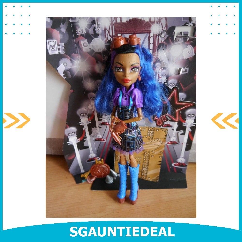 Monster High Art Class Robecca Steam Doll, Toys & Collectibles ...