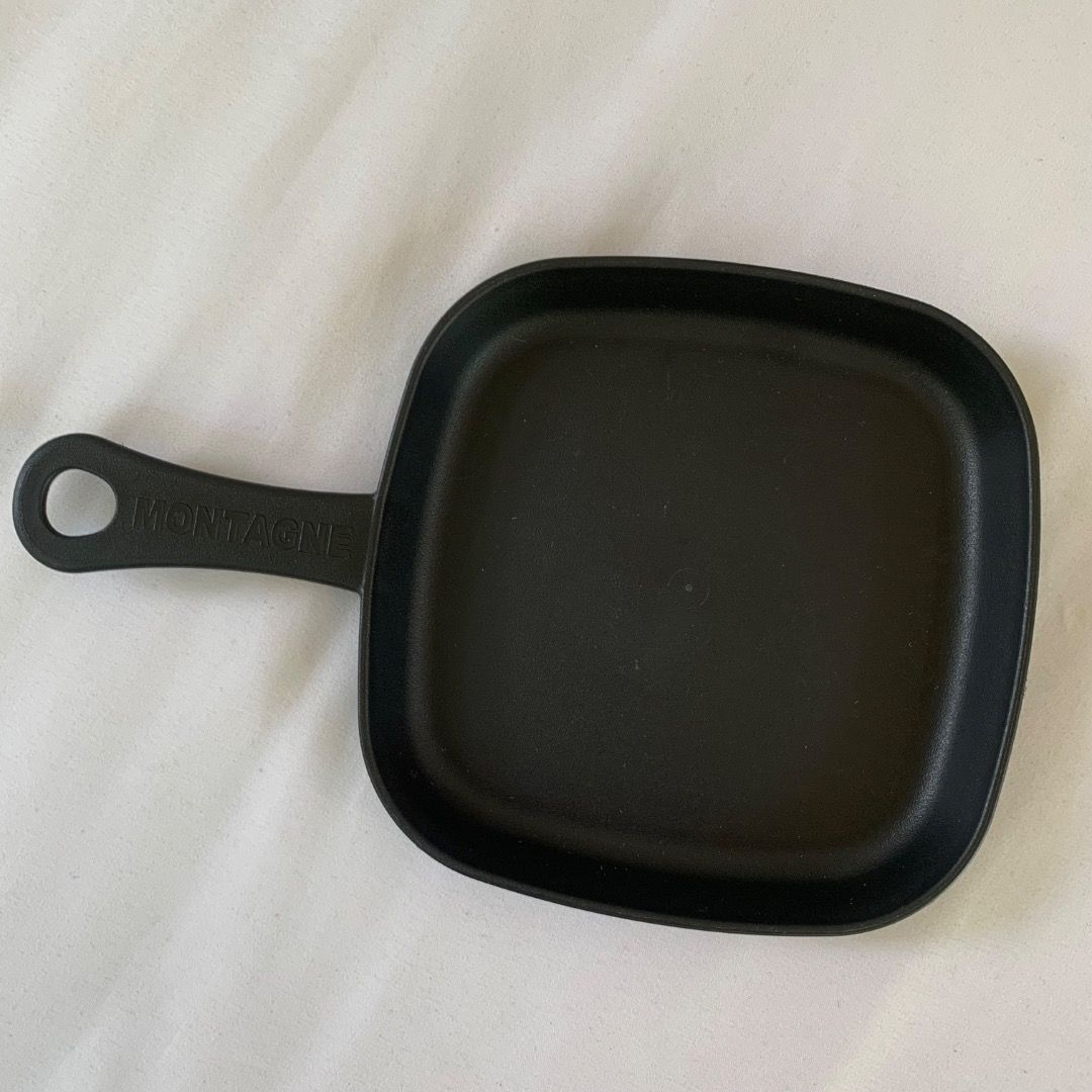 Montagne Square Pan (Category: Hiking & Camping) located in Mendez-Nunez. Submitted by anikkoyan (Listing ID 1469630959, Image 3). Description: Montagne Square Pan Length: 6 Width: 6 - Like new 599 + sf .