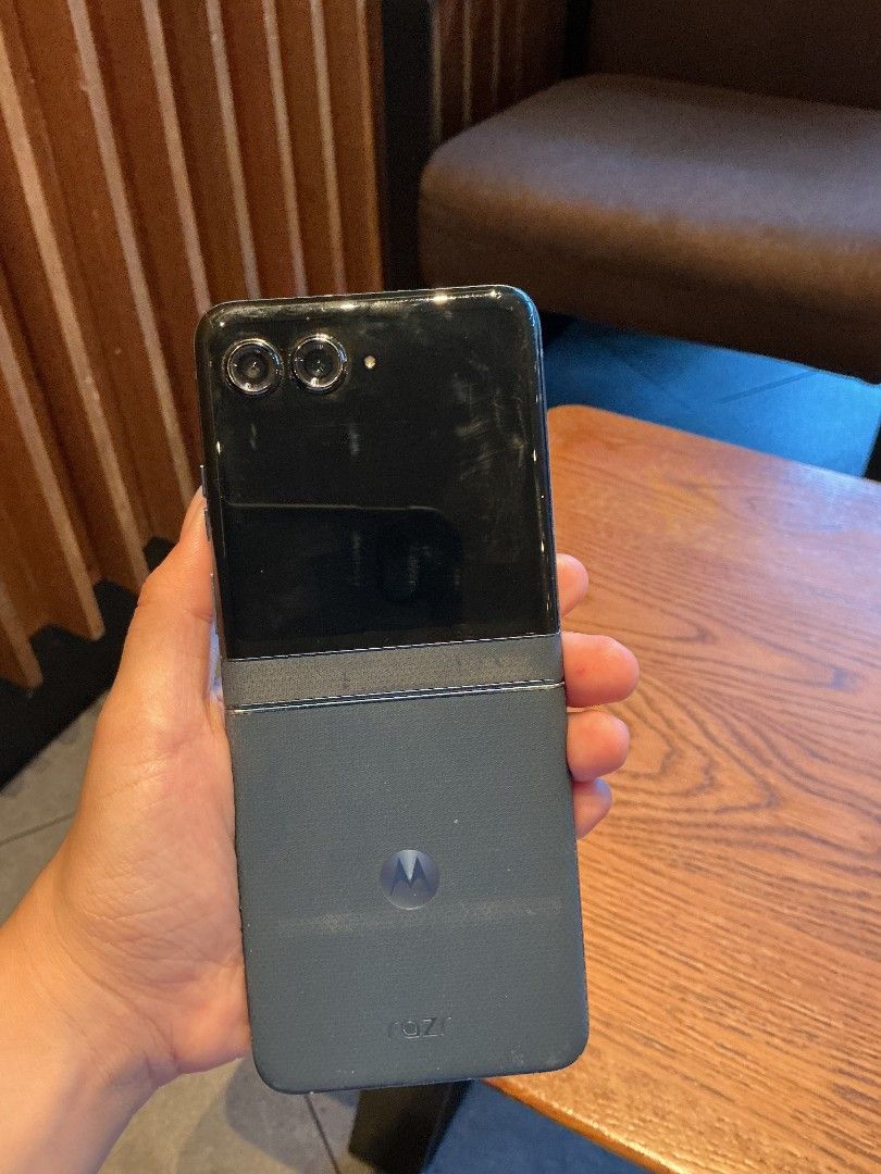MOTOROLA RAZR 60 256 GB (Category: Motorola) located in Valenzuela. Submitted by dengry (Listing ID 1469689801, Image 2). Description: MOTOROLA RAZR 60 LIKE NEW OPENLINE NO ISSUE 📍South Caloocan.