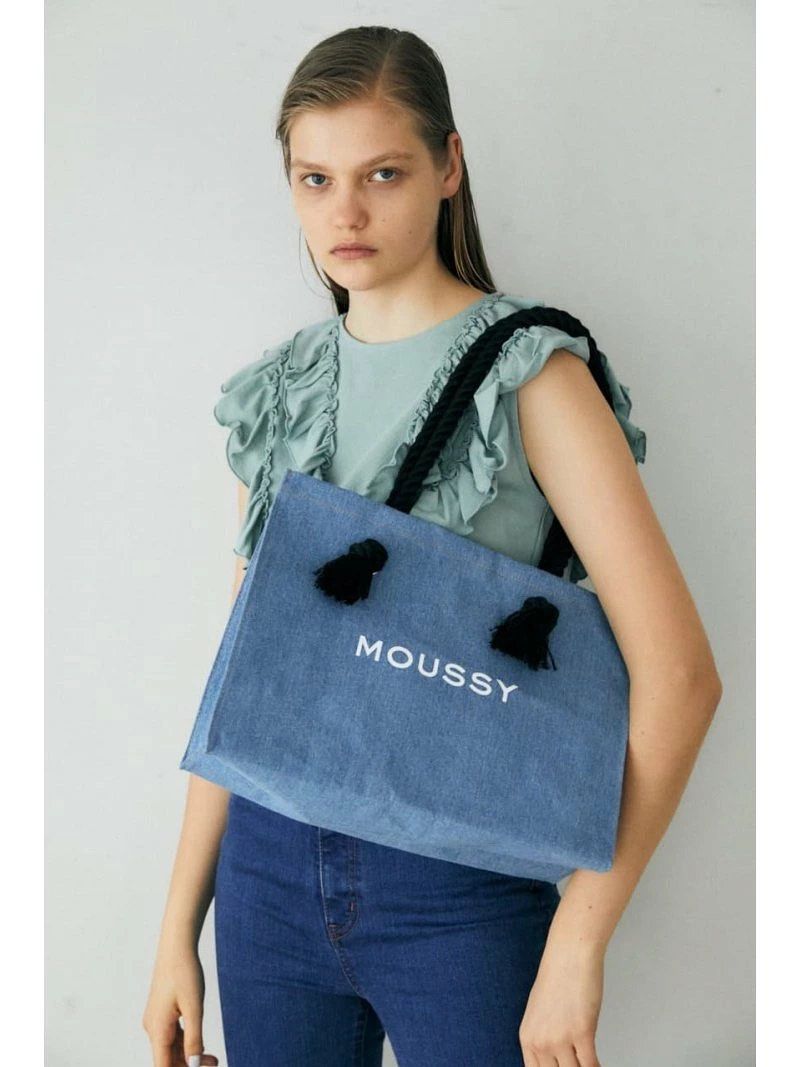 MOUSSY SHOPPERS BAG (Category: Tote Bags) located in Solano. Submitted by aljoners (Listing ID 1469667466, Image 2). Description: Color rate: 10/10 Condition: 10/10 Issue/s: None “Color may vary due to lighting”.