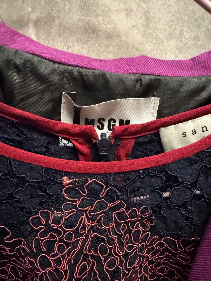 MSGM jacket （分類：連身裙）位於 Hong Kong。 由 sellforbuying 提交（商品編號 1469724352，圖片 3）。簡介： MSGM jacket 剪裁特別。入面有內裡。有牌未拆，吊牌仲喺度。細節好靚，質料亦舒服，鍾意就好聯絡我。。
