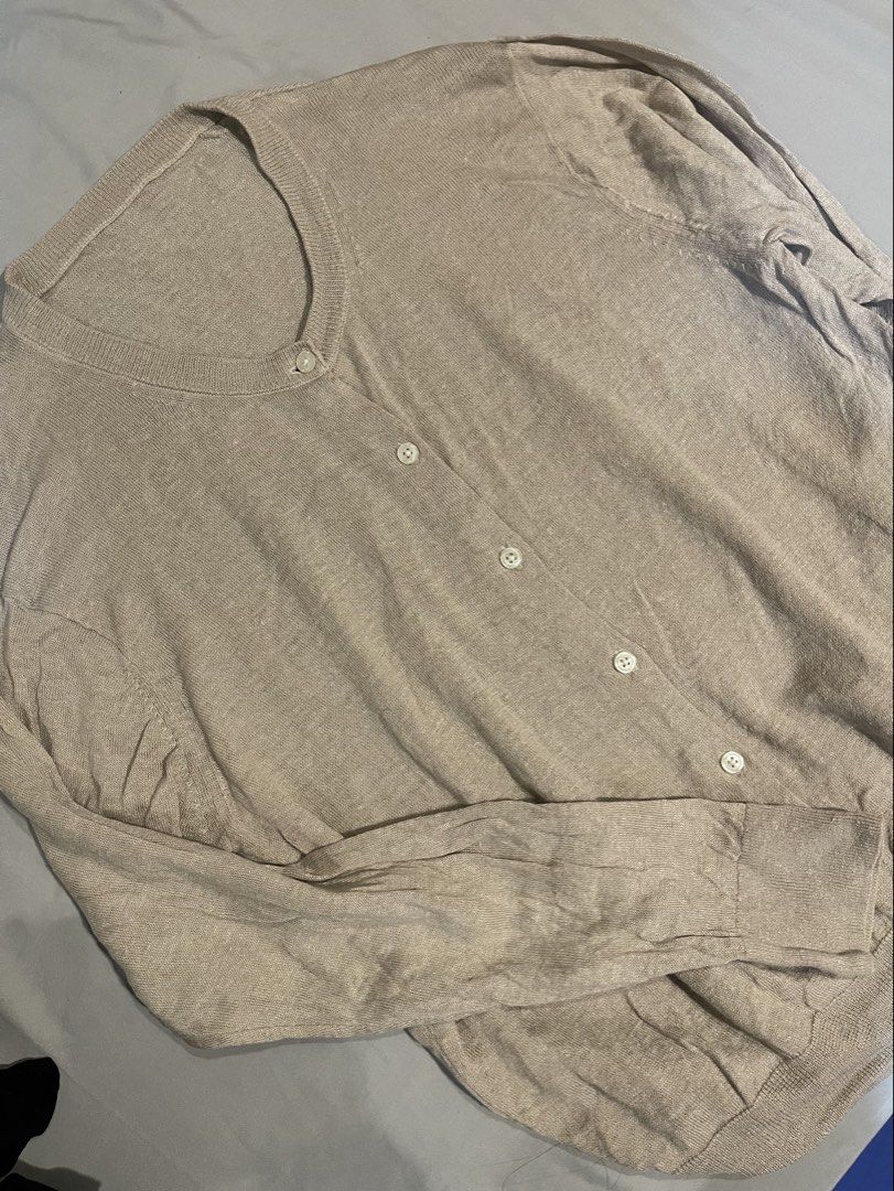 Muji 100% linen cardigan- large (Category: Coats, Jackets and Outerwear) located in Quezon City. Submitted by booktt (Listing ID 1469716908, Image 2). Description: muji linen.