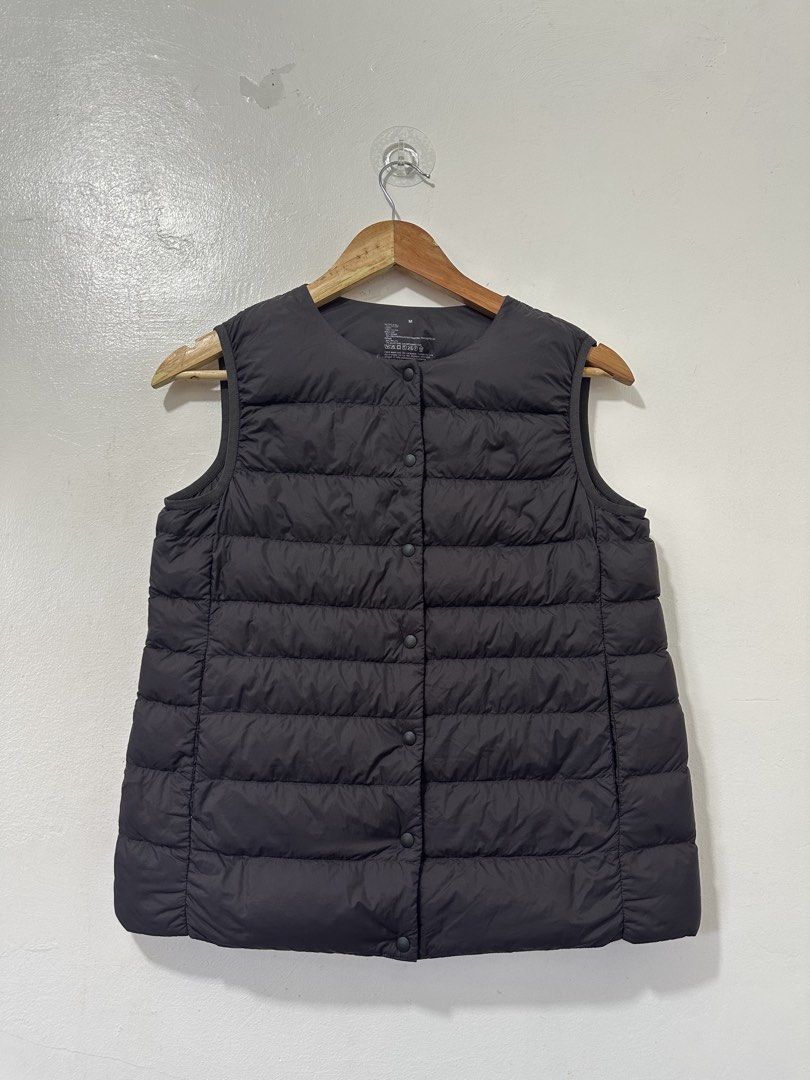 Muji Minimalist Brown Down Puffer Packable Jacket Women Medium (Category: Coats, Jackets and Outerwear) located in Balanga. Submitted by winterlab_ph (Listing ID 1469657389, Image 2). Description: C068 W 18 L 22.