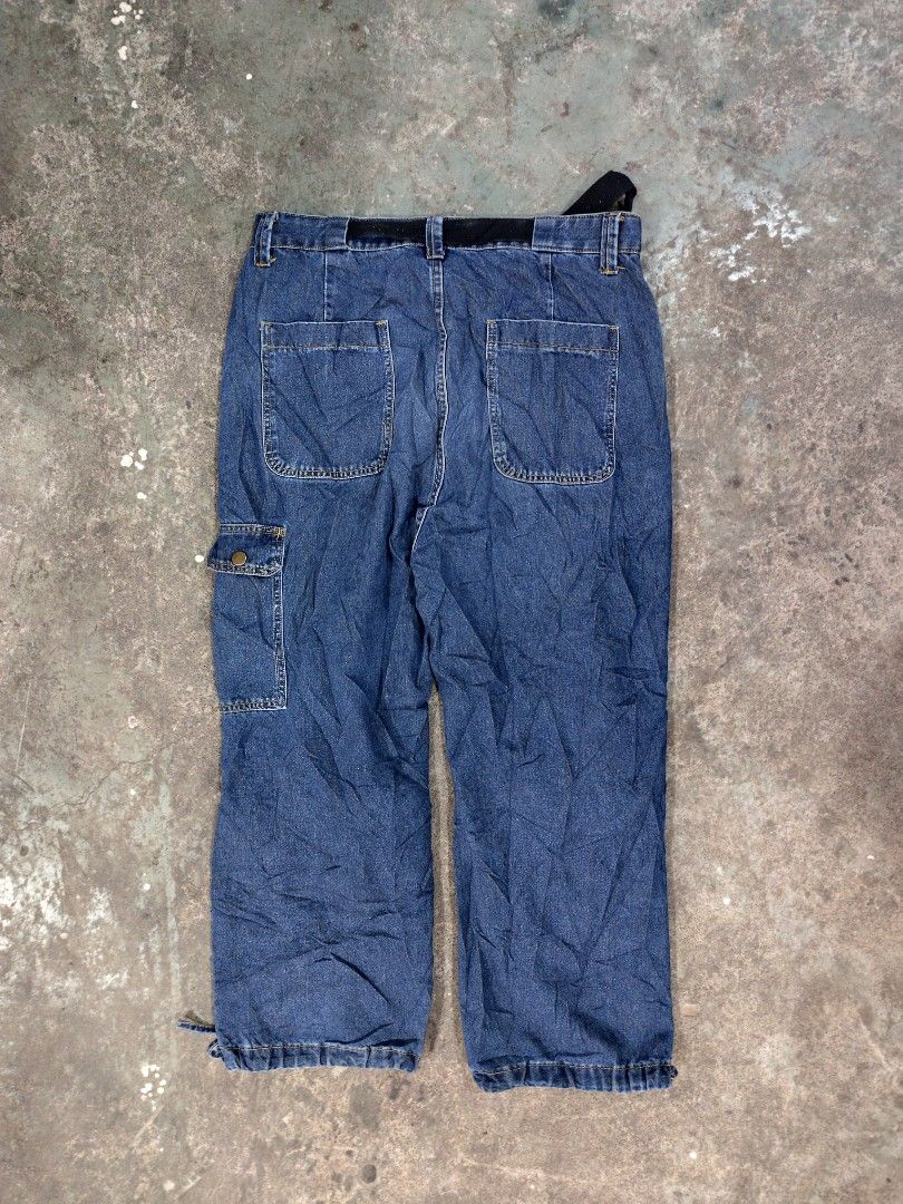 MULTIPOCKET DENIM BAGGY PANTS (Category: Jeans) located in Cordova. Submitted by bsb.streetluxvintage.clothing (Listing ID 1469581687, Image 2). Description: Good as new Size Large to XL.