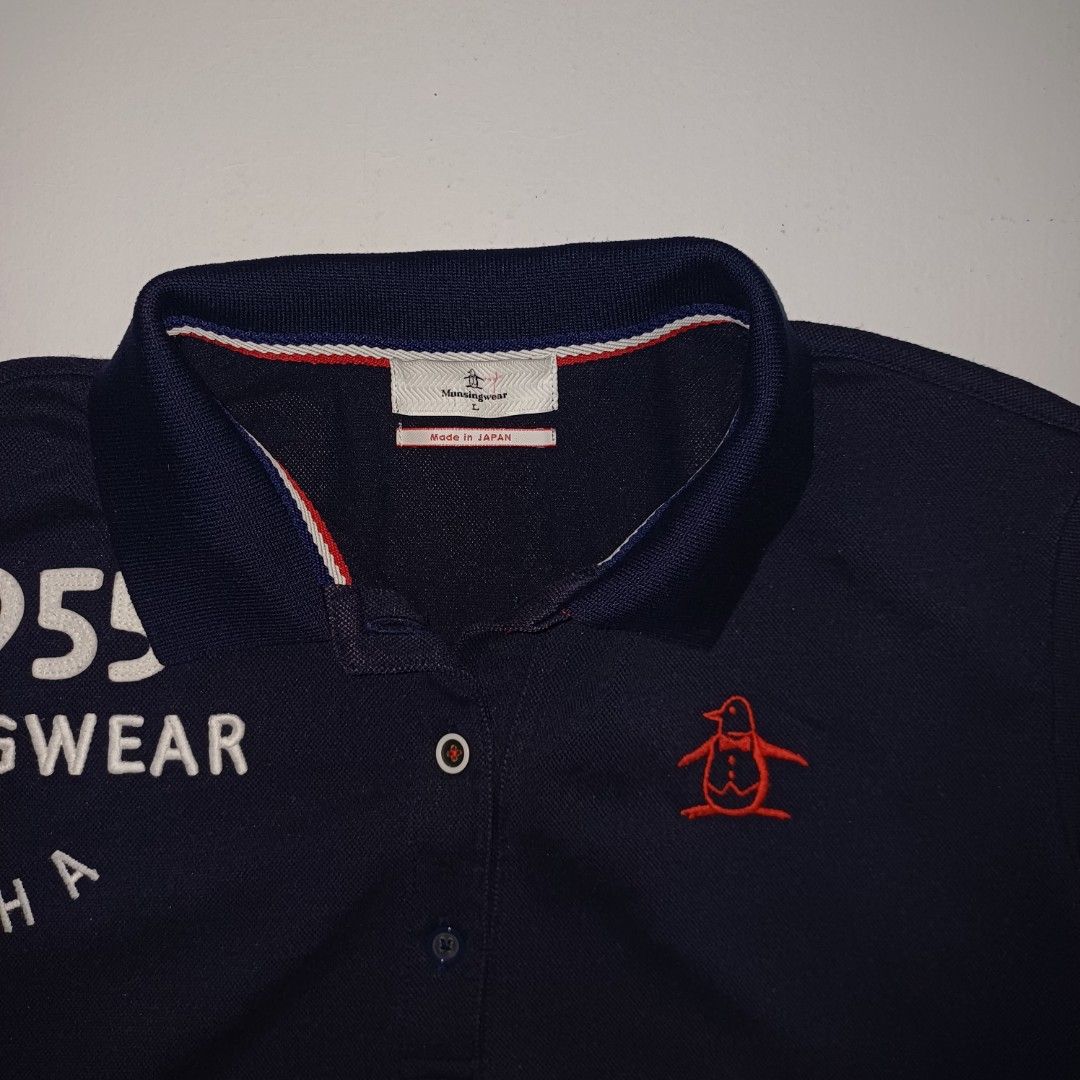 Munsingwear Polo Shirt Navy (Category: Tshirts & Polo Shirts ) located in Pasig City. Submitted by padillaaub64242 (Listing ID 1469653533, Image 3). Description: - Brand: Munsingwear - Color: Navy blue - Size (W)Large on Tag - 18-25 Inches.