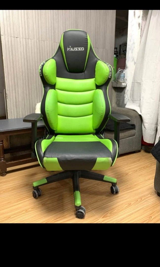 Musso contoured Green gaming chair (Category: Chairs) located in Caloocan City. Submitted by freedeer.fe7129 (Listing ID 1469733477, Image 2). Description: Gana Yung lifter at reclyning Wag po mahiyang mag chat kung may gustong e tanong....