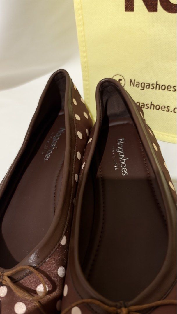 Naga Shoes 38cm (Category: Flats & Sandals) located in San Fernando. Submitted by luxchic_pampanga (Listing ID 1469602370, Image 2). Description: used once only good as new bought frm vietnam pasabuy.