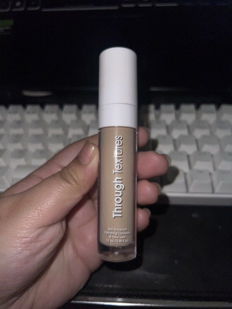 Naturale Concealer MN5 Habi (Category: Makeup) located in Taguig. Submitted by losenthul (Listing ID 1469599054, Image 1). Description: - Product: Naturale Through Textures Hydrating Concealer - Shade: MN5 - Size: 12 ml / 0.46 fl. oz. - Condition: used TWICE ONLY (tinry ko lang talaga and not for me).