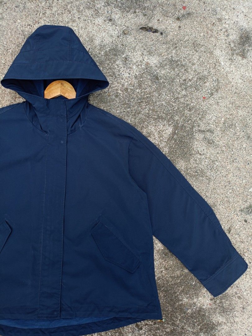Navy Blue Hooded Jacket With Gold Hardware (Category: Coats, Jackets and Outerwear) located in General Santos City (Dadiangas). Submitted by jay-fits (Listing ID 1469637782, Image 2). Description: GU Mountain Parka GU Mountain Parka XL on tag 23x26 Navy Blue Color Rate 10/10, 🔥 Excellent Condition Location Davao City Mine 880+Sf .