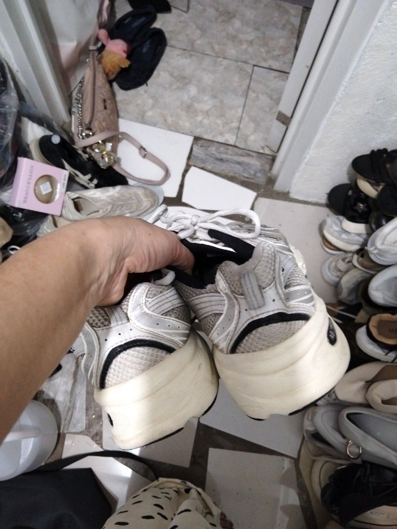 NB 530 (Category: Sneakers) located in El Salvador. Submitted by francheskaukayukay (Listing ID 1469630823, Image 3). Description: .