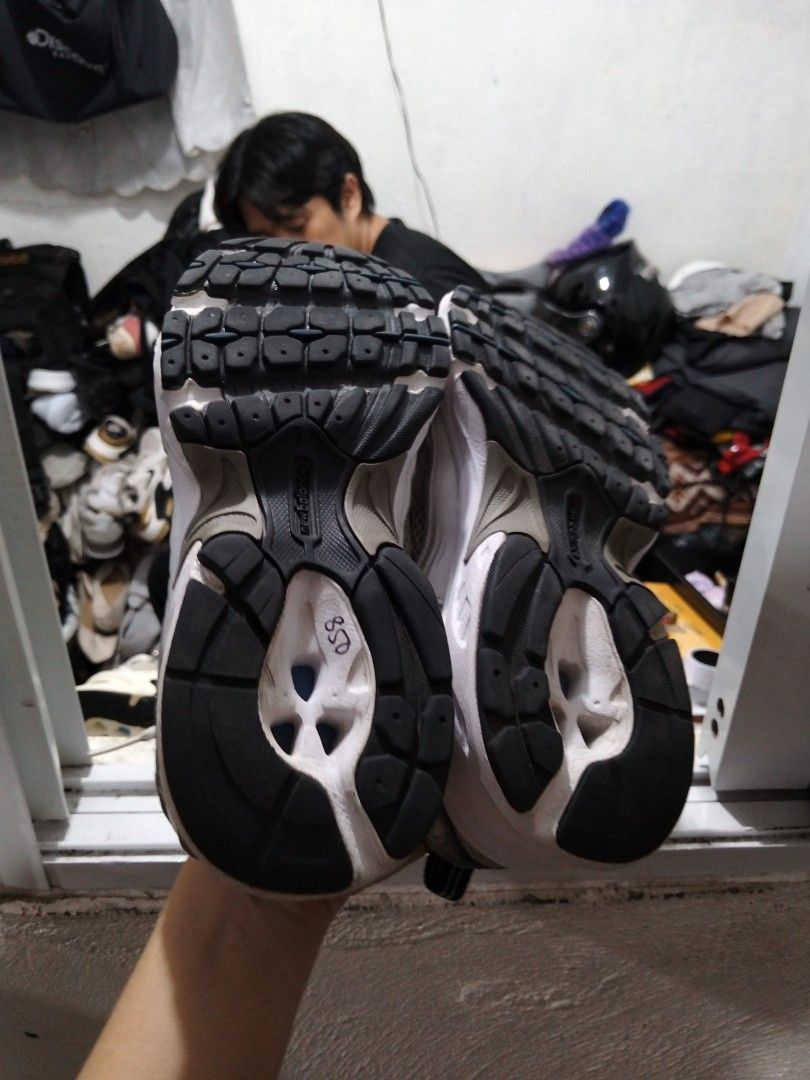 NB 530 (Category: Sneakers) located in El Salvador. Submitted by francheskaukayukay (Listing ID 1469633080, Image 3). Description: .