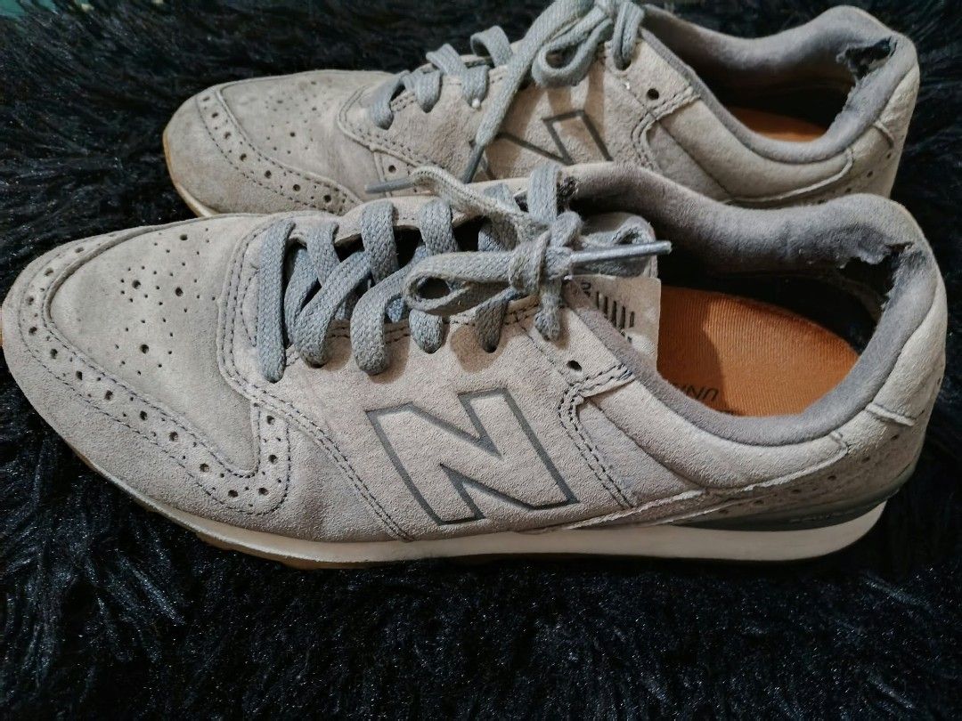 New Balance (Category: Sneakers) located in Quezon City. Submitted by hausofprelove (Listing ID 1469580788, Image 2). Description: .