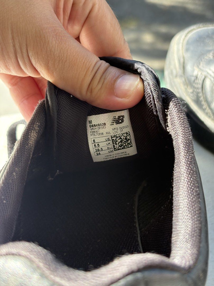 New Balance (Category: Casual Shoes) located in Manila. Submitted by bhallyhena07697 (Listing ID 1469747998, Image 3). Description: .