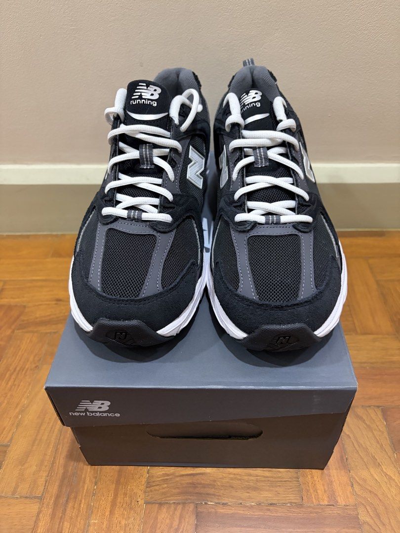 New Balance 530 (Unisex) (Category: Sneakers) located in Quezon City. Submitted by green.archer (Listing ID 1469700516, Image 3). Description: SALE! New Balance 530 (Unisex) - Color: Core Black/Silver Metallic - Size: 9.5 US (Men’s) - Brand New with Box - 100 % Authentic - Mall Price: 6,995 SALE Price: 4,900! Call/Text if Interested: 09209068636.