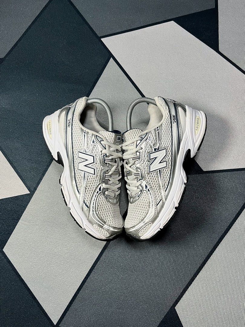 New Balance 740 v2 7 us womens (Category: Sneakers) located in Butuan. Submitted by jacobfrost (Listing ID 1469723148, Image 2). Description: 7 us womens 38 eur Excellent condition minor sign of usage Authentic 1500.