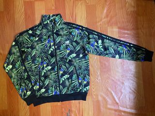 (Category: ) located in . Submitted by jerianix (Listing ID 1469695475, Image 1). Description: .