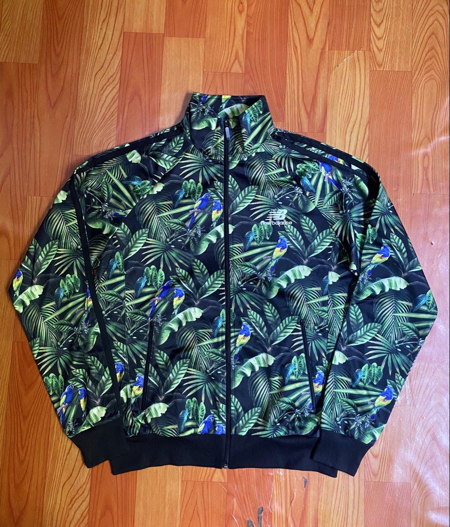 New balance jacket (Category: Coats, Jackets and Outerwear) located in Cebu City. Submitted by jerianix (Listing ID 1469695475, Image 2). Description: New balance jacket Size XL W22 L27.5 Excellent condition No issues .