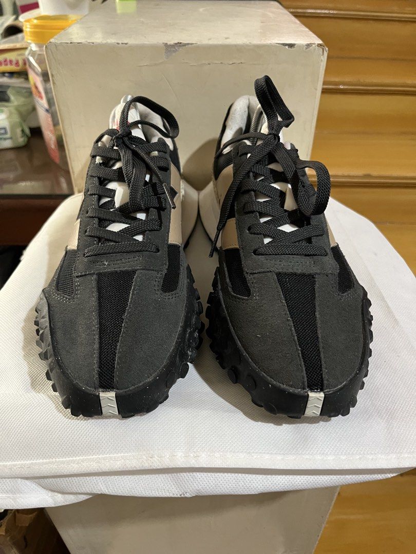 New Balance XC 72 (Category: Sneakers) located in Las Pinas. Submitted by deepsouthe (Listing ID 1469677655, Image 3). Description: New Balance XC 72 M9, W10.5, 8.5uk, 42.5eu,27cm Excellent Conditionr No issues, Legit pair Php2,999 plus sf Las Pinas area.