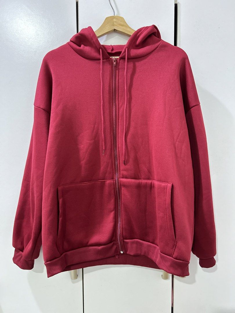 NEW BASIC SWEATER (Category: Coats, Jackets and Outerwear) located in Ayer Itam. Submitted by thecloset.enaa (Listing ID 1469688135, Image 1). Description: FIT TILL L.