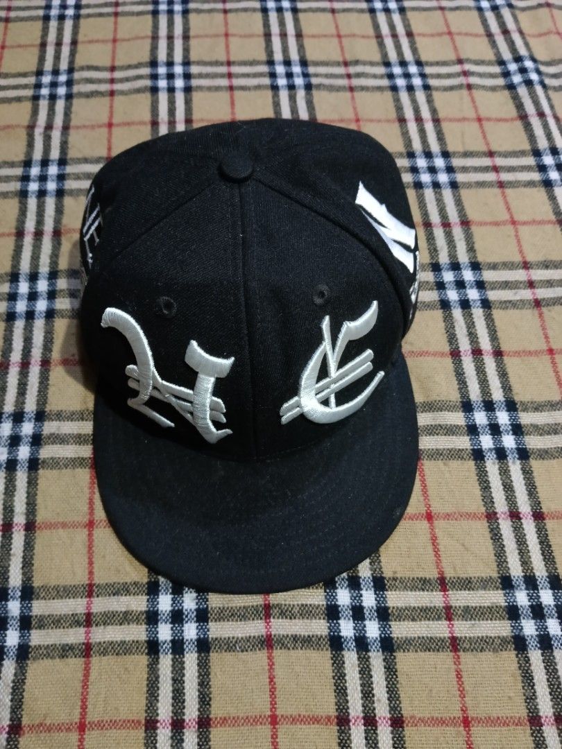 New Era 9Fifty Black Snapback Cap (Category: Caps & Hats) located in General Santos City (Dadiangas). Submitted by freehorse.5f2a61 (Listing ID 1469629288, Image 1). Description: - Brand: New Era 9Fifty - Style: Snapback hat (Size: Small-Medium) - Color: Black - Embroidery: 'NENY', 'come and take it', 'battle born since 27', and American flag on the side - Closure: Adjustable snap back - Condition: Brand new.