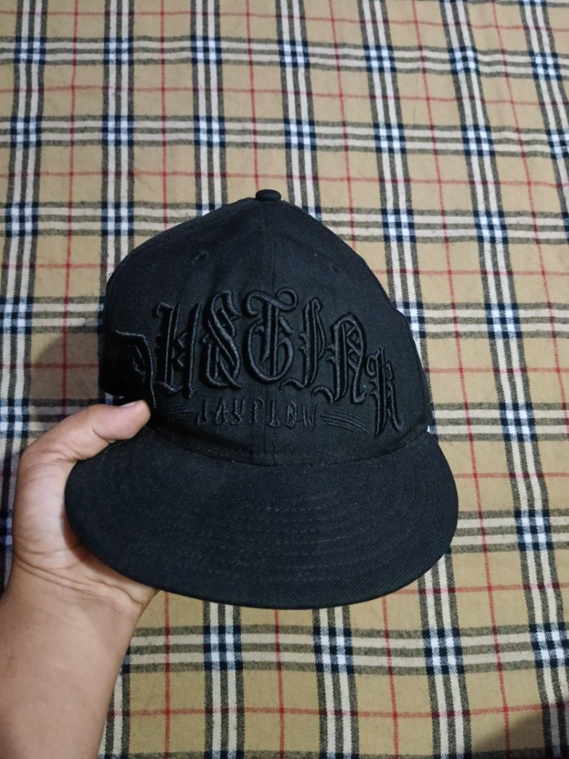 New Era 9FIFTY Snapback Cap Black (Category: Caps & Hats) located in General Santos City (Dadiangas). Submitted by freehorse.5f2a61 (Listing ID 1469628380, Image 1). Description: - Brand: New Era 9FIFTY Snapback - Color: Black with green underbrim - Design: Gothic front embroidery and spider side graphics - Fit: Adjustable snap closure (Medium-Large) - Condition: Brand new with clean interior lining and authentic taping hulma lng kulang mga boss�