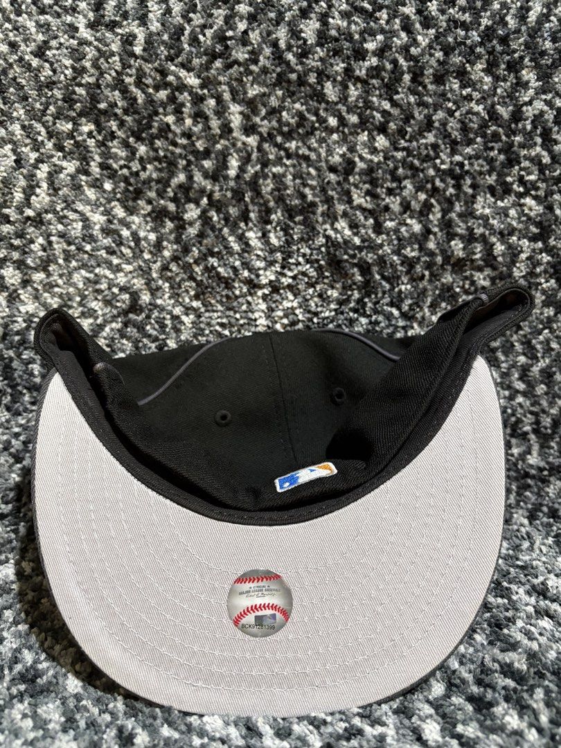 New Era NY Yankees Black Label Size 7 7/8 (Category: Caps & Hats) located in Caloocan City. Submitted by jko_247 (Listing ID 1469578170, Image 3). Description: New Era New York Yankees Black Label FW25 Piping 59FIFTY Fitted hat Size 7 7/8 (62.5cm) for Big Head NEW ERA JAPAN EXCLUSIVE RELEASE(Brand New) *It comes with a New Era Paper bag & New Era Cap liner SRP: 6,820yen (₱2,649) Price: ₱1,800 only.