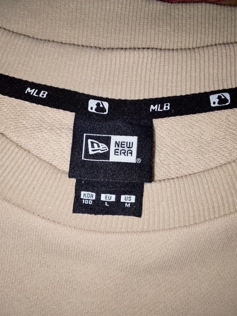 New Era Sweater (LA) (Category: Hoodies) located in Dasmarinas. Submitted by alexander24 (Listing ID 1469735924, Image 2). Description: New Era Sweater Size: Medium Dimes: W21 x L26 Condition: Excellent Color rate: 9.8/10 No issue.