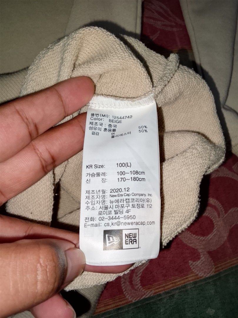 New Era Sweater (LA) (Category: Hoodies) located in Dasmarinas. Submitted by alexander24 (Listing ID 1469735924, Image 3). Description: New Era Sweater Size: Medium Dimes: W21 x L26 Condition: Excellent Color rate: 9.8/10 No issue.