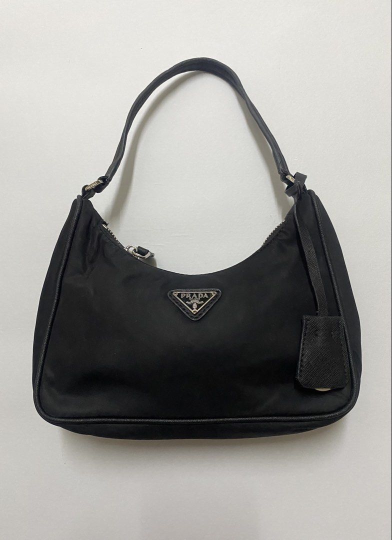 NGA prada shoulder bag (Category: Shoulder Bags) located in Iligan City. Submitted by idropvintagegems (Listing ID 1469696568, Image 1). Description: .
