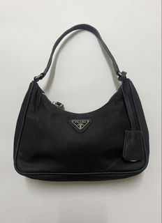 (Category: ) located in . Submitted by idropvintagegems (Listing ID 1469696568, Image 1). Description: .