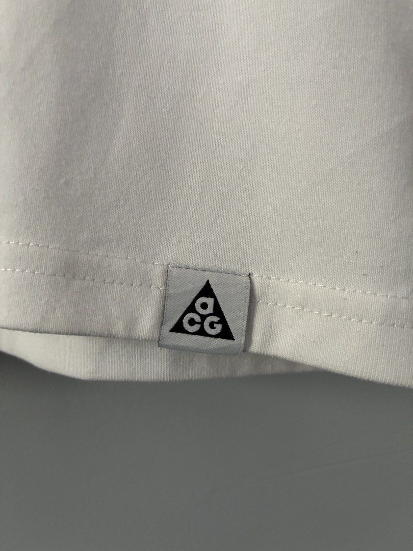 Nike ACG (Category: Tshirts & Polo Shirts ) located in Allen. Submitted by james100403 (Listing ID 1469722236, Image 3). Description: 22 by 28.