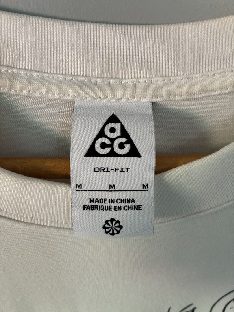 Nike ACG (Category: Tshirts & Polo Shirts ) located in Allen. Submitted by james100403 (Listing ID 1469722236, Image 2). Description: 22 by 28.