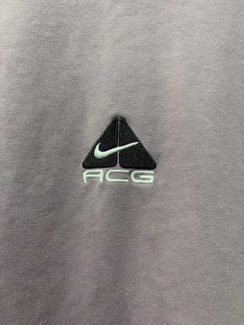 Nike ACG Cropped Boxy type tee (Category: Shirts) located in Makati City. Submitted by ThriftedGoods (Listing ID 1469686826, Image 3). Description: Feel free to ask for more detailed photos In excellent condition No issues Length-25 Width-24.