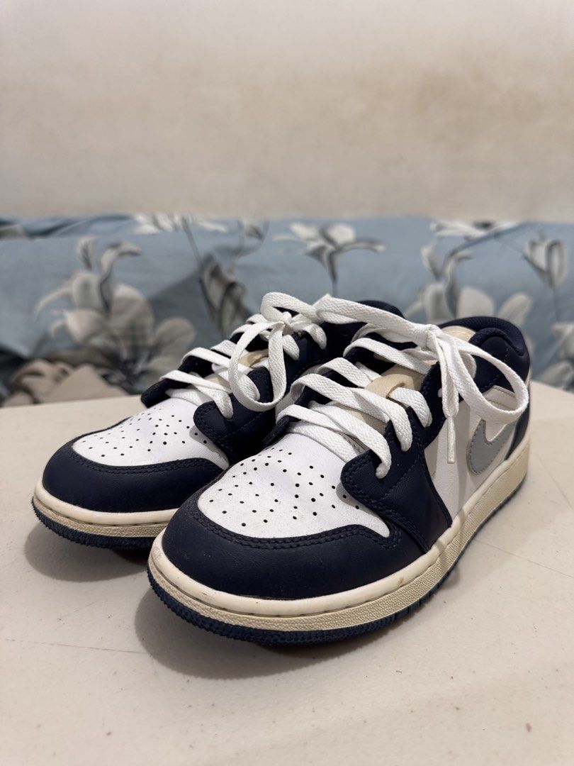 Nike Air Jordan 1 - Midnight Navy (Category: Sneakers) located in Taguig. Submitted by ninqyzi (Listing ID 1469678122, Image 1). Description: Nike Air Jordan 1 in Midnight Navy 💙 • Size: UK 4 • Midnight Navy colorway • Slightly used • Good condition with minimal signs of use • Classic everyday Nike/Jordan silhouette RFS: Decluttering Inclusions: Shoes only. No original shoe box, paper bag, dust bag, or other original packaging/accessories. 📌 Ac