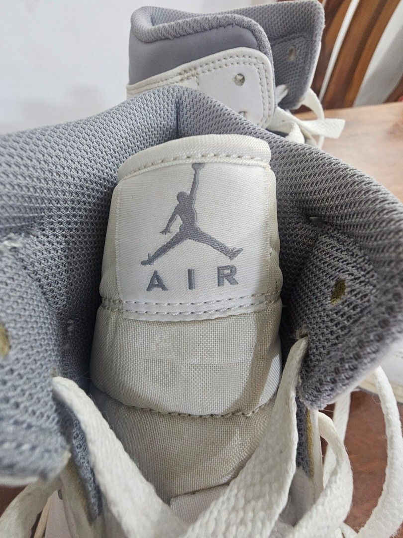 Nike Air Jordan 1 Mid - Stealth Grey (Category: Sneakers) located in Manila. Submitted by toks0919 (Listing ID 1469687059, Image 3). Description: - Model: Air Jordan 1 Mid - Colorway: Stealth Grey - Size: Men's US 9 - Condition: Slightly Used - No Box - For Delivery Only.