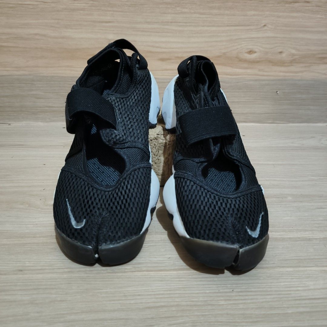 Nike Air Rift Breathe (Category: Sneakers) located in Marikina City. Submitted by thrift.ni.furugi (Listing ID 1469625921, Image 3). Description: Size US8 EU39 25cm Details : Embroidered Swoosh Hook-and-loop closures Lightweight Air cushioning in the heel delivers lasting comfort Rubber detailing on the outsole Nike logo on the front Features rugged tread.