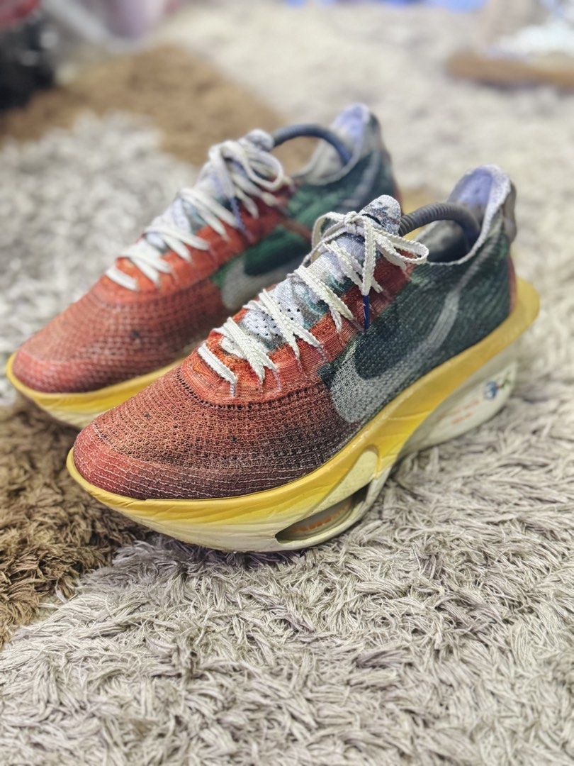 NIKE ALPHA FLY THE STING (Category: Sneakers) located in Manila. Submitted by visvim24 (Listing ID 1469626035, Image 1). Description: with box no dust bag sz 8 20km mileage.