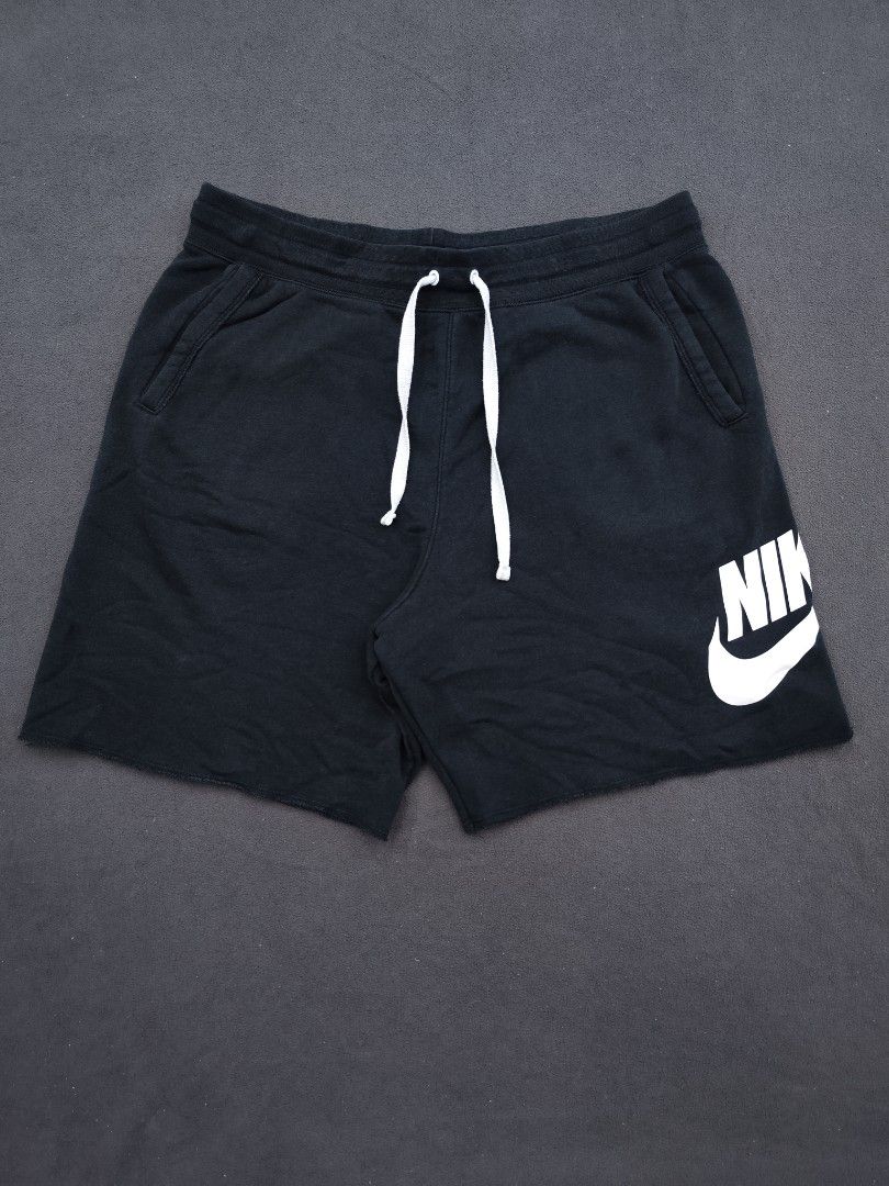 Nike Alumni Black Shorts (Category: Shorts) located in Bulacan. Submitted by emilj23 (Listing ID 1469594401, Image 3). Description: Nike Alumni Black Shortse Size XXL on tag L 19 W 34-36 Leg Hole 13 Condition 9/10 Color rate 9/10 No Issue.