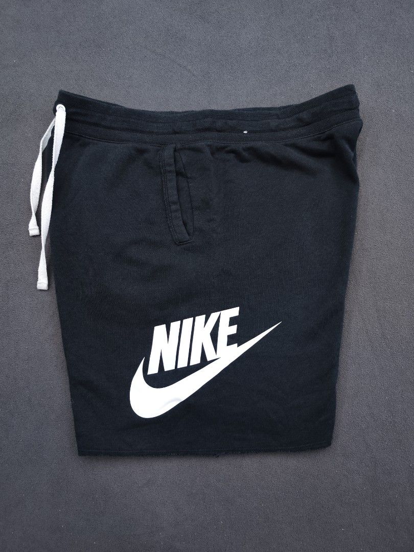 Nike Alumni Black Shorts (Category: Shorts) located in Bulacan. Submitted by emilj23 (Listing ID 1469594401, Image 1). Description: Nike Alumni Black Shortse Size XXL on tag L 19 W 34-36 Leg Hole 13 Condition 9/10 Color rate 9/10 No Issue.